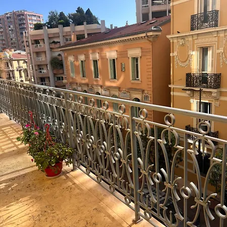 Spacious Apartment In Monaco